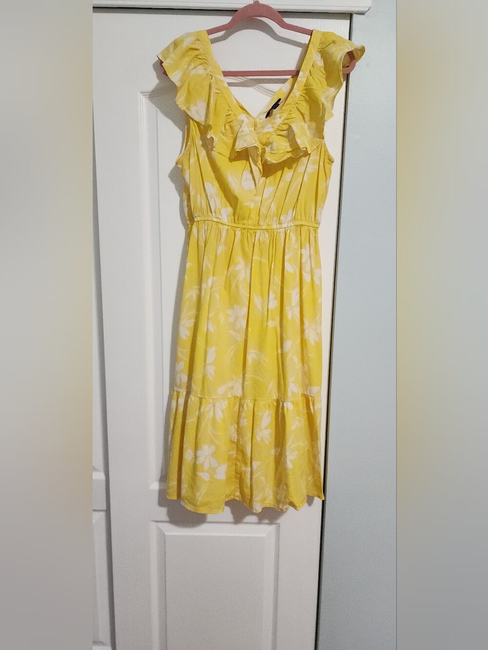 Banana Republic Yellow Floral Ruffle-Front Dress woven Womens